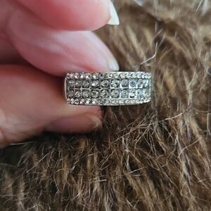 Elegant Silver Crystal Ring
